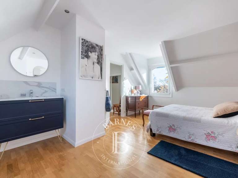 Maison Santeny - 4 chambres - 298m²