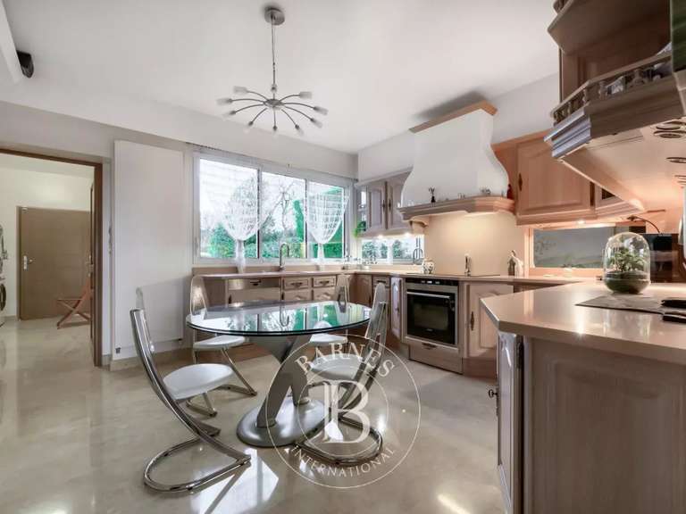 Maison Santeny - 6 chambres - 248m²