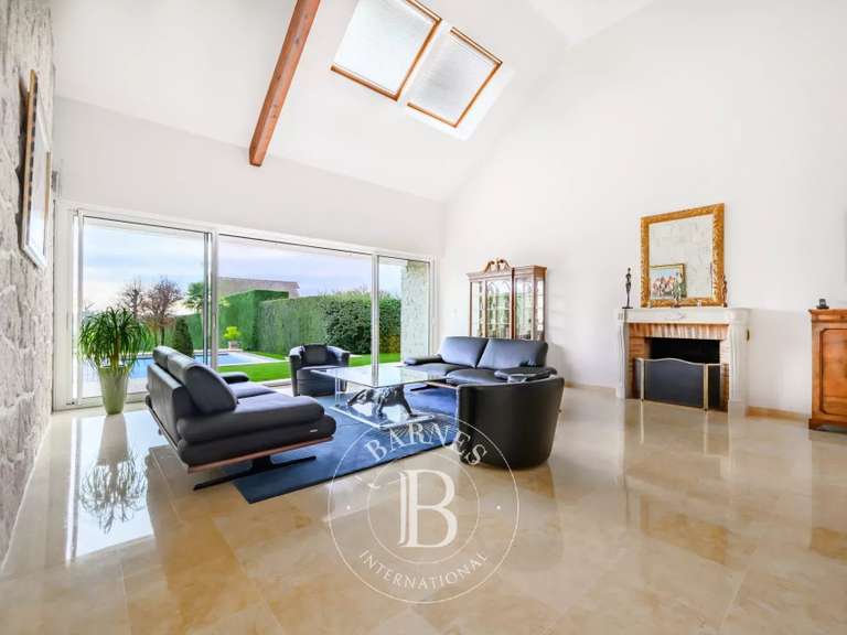 Maison Santeny - 6 chambres - 248m²