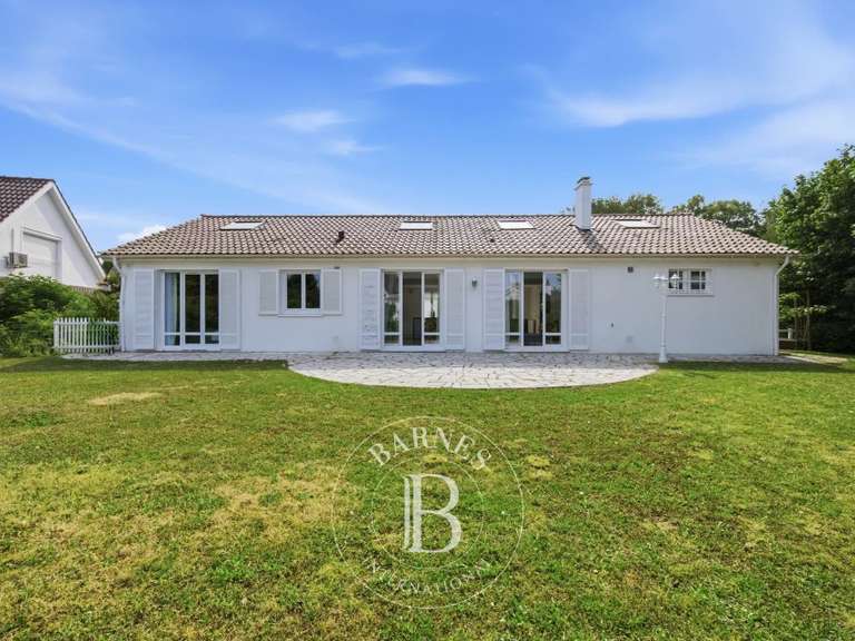 Maison Santeny - 6 chambres - 211m²