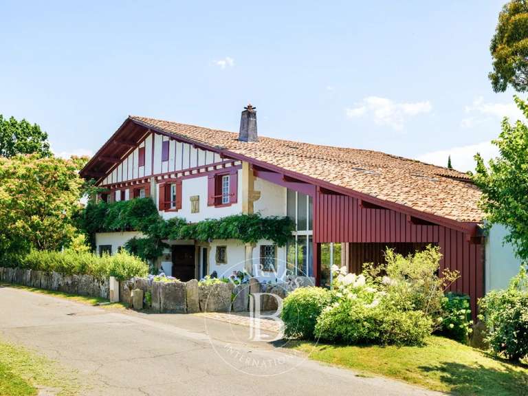 House Sare - 7 bedrooms - 500m²