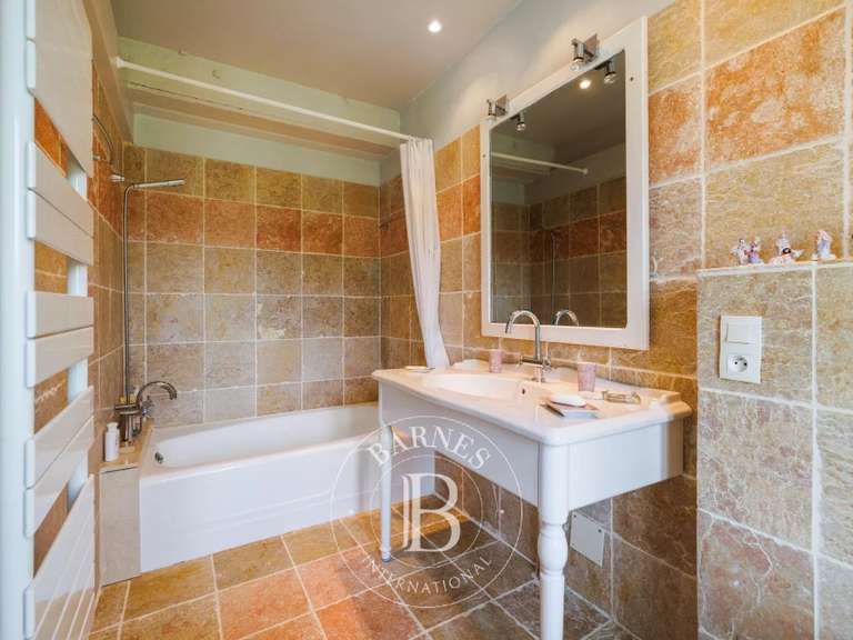 House Sare - 7 bedrooms - 500m²