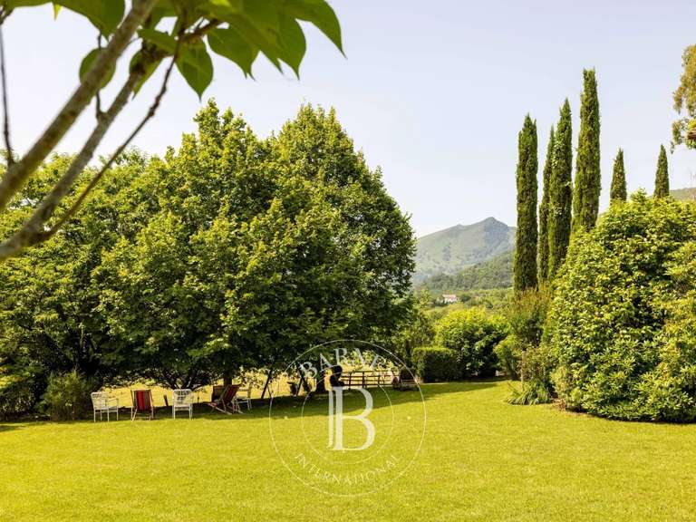 House Sare - 7 bedrooms - 500m²