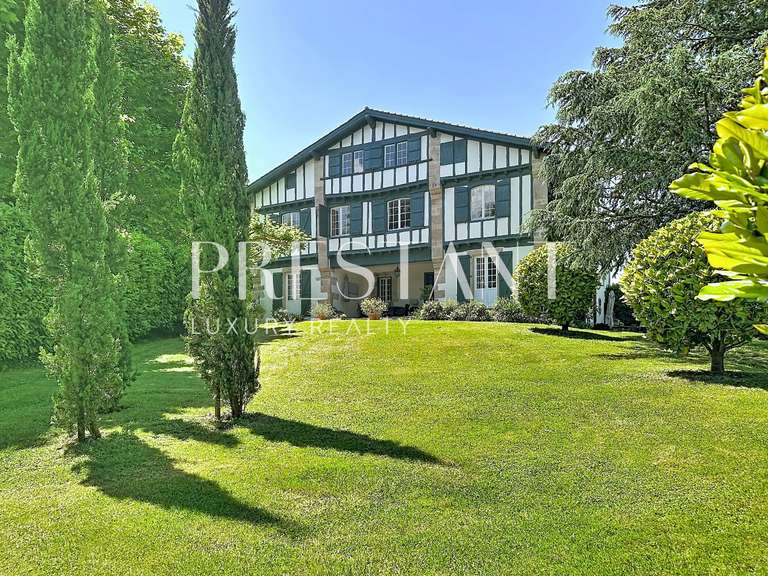 Maison Sare - 8 chambres - 650m²