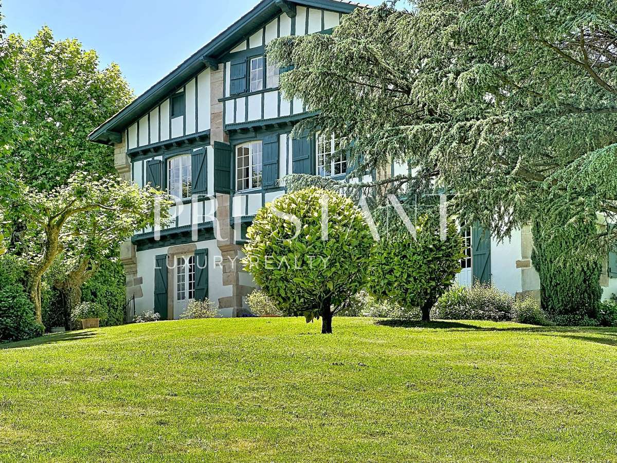 Maison Sare