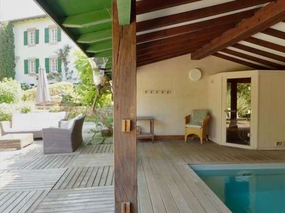 Maison Sare