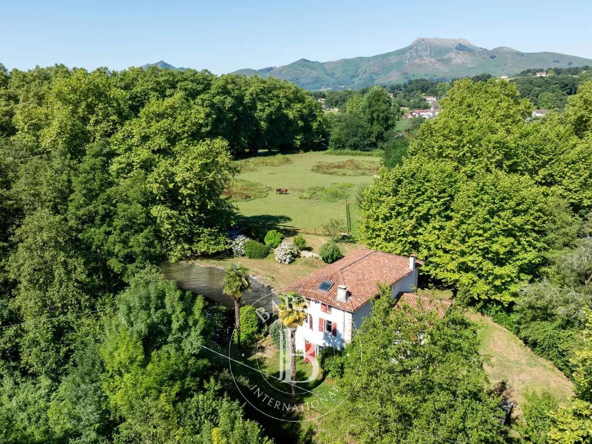 Maison Sare