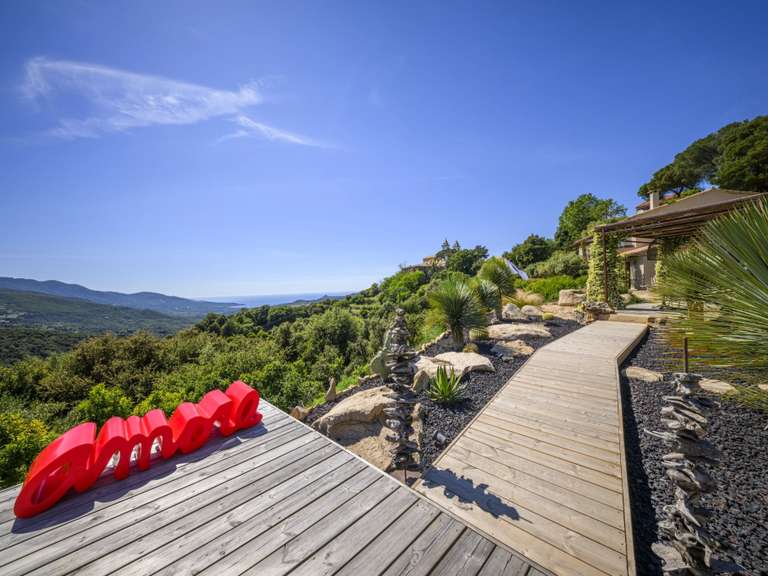 Propriété Sari-d'Orcino - 5 chambres - 318m²