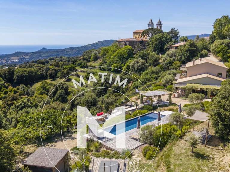 Propriété Sari-d'Orcino - 5 chambres - 318m²