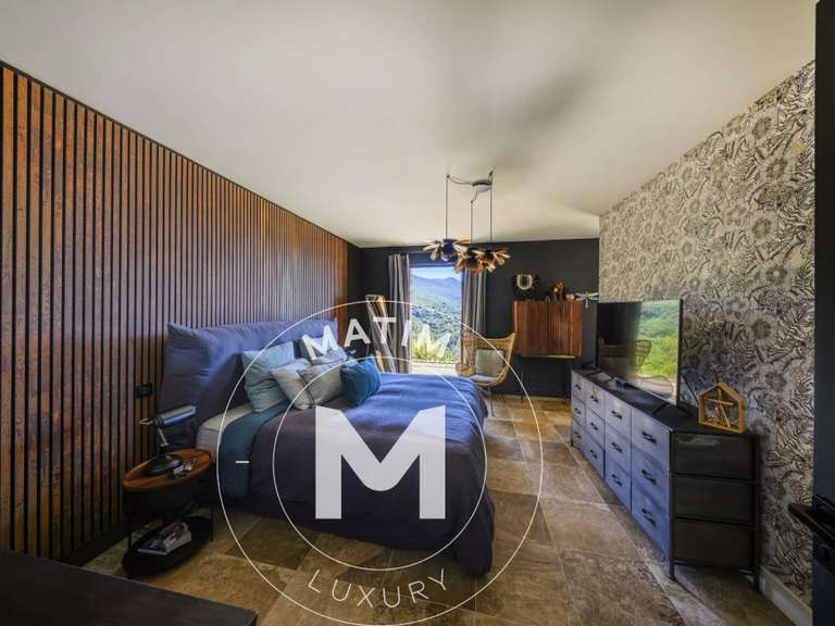 Propriété Sari-d'Orcino - 5 chambres - 318m²