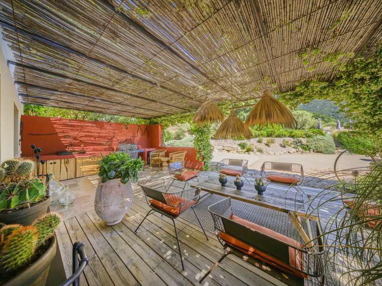 Propriété Sari-d'Orcino - 5 chambres - 318m²