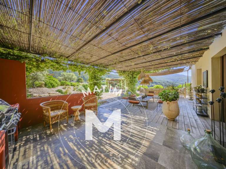Propriété Sari-d'Orcino - 5 chambres - 318m²