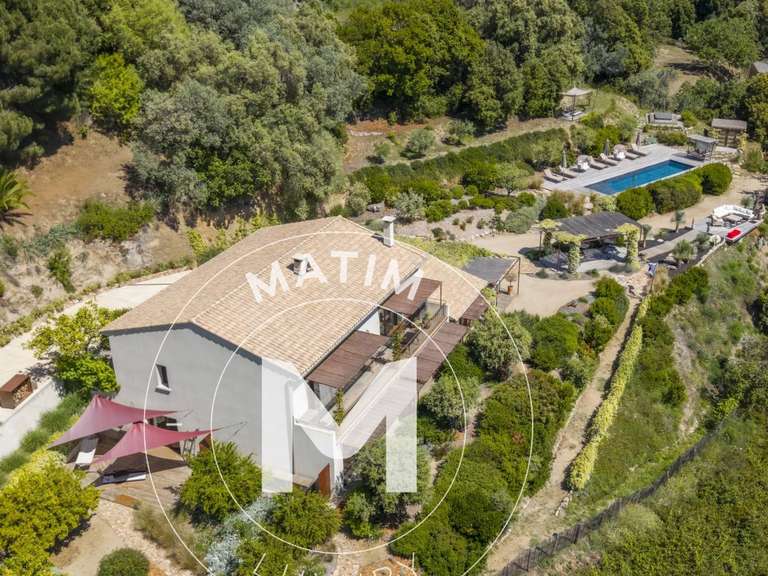 Propriété Sari-d'Orcino - 5 chambres - 318m²
