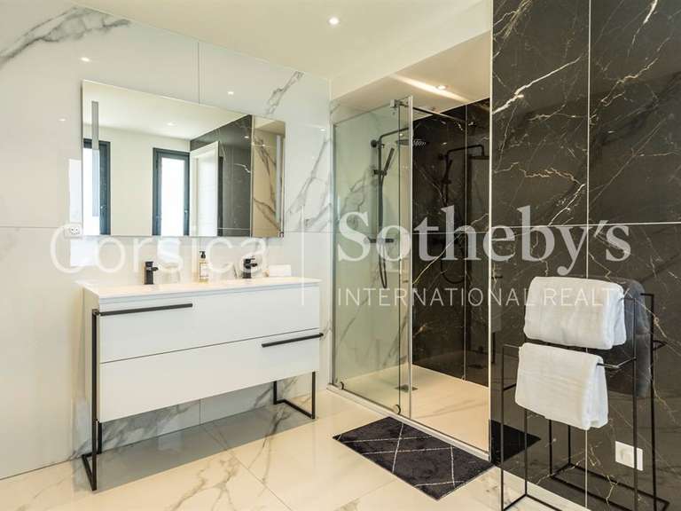 Maison Sari-Solenzara - 5 chambres - 400m²