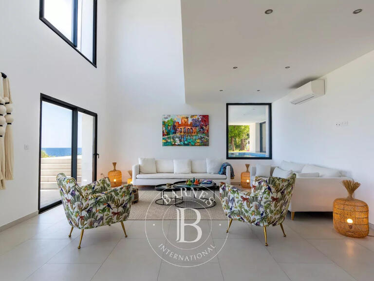 Villa Sari-Solenzara - 4 bedrooms - 370m²