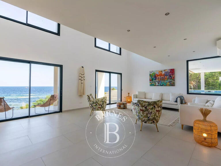 Villa Sari-Solenzara - 4 bedrooms - 370m²