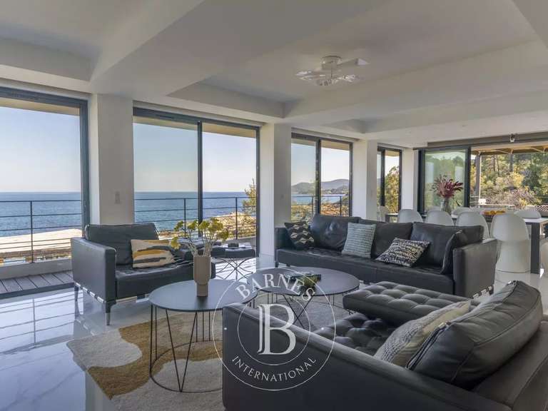 Villa with Sea view Sari-Solenzara - 5 bedrooms - 400m²