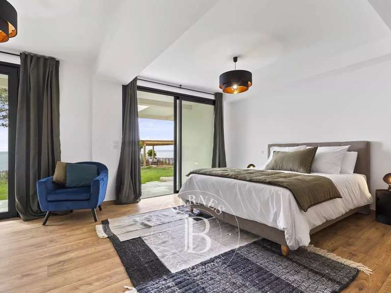 Villa with Sea view Sari-Solenzara - 5 bedrooms - 400m²