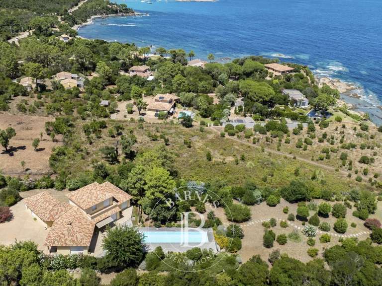 Villa Sari-Solenzara - 4 bedrooms - 263m²