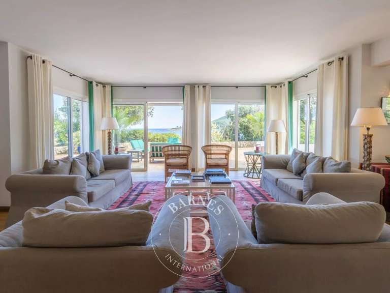 Villa with Sea view Sari-Solenzara - 1100m²