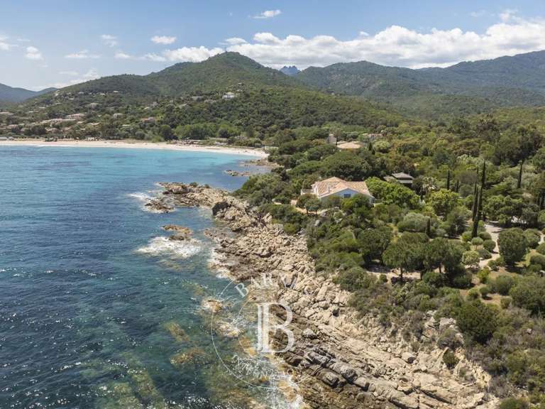 Villa with Sea view Sari-Solenzara - 1100m²