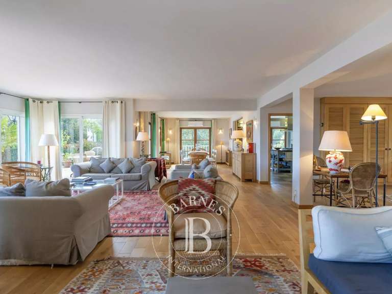 Villa with Sea view Sari-Solenzara - 1100m²