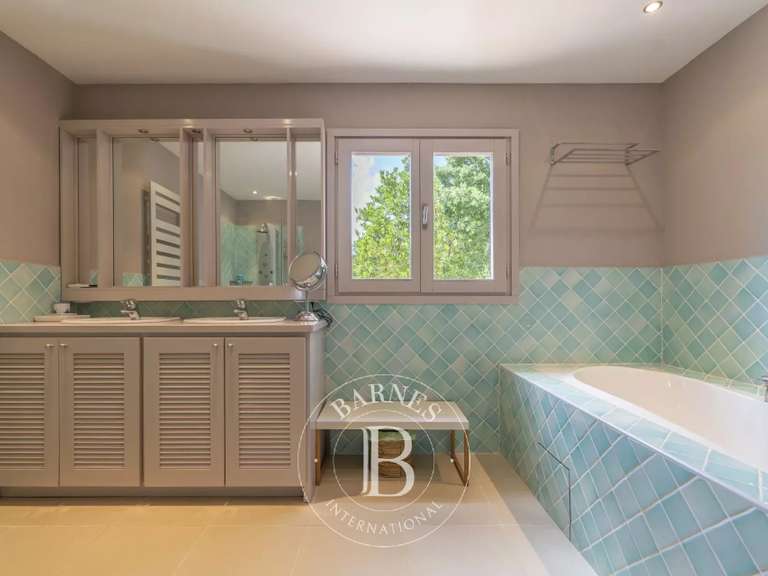 Villa with Sea view Sari-Solenzara - 1100m²