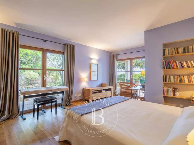 Villa with Sea view Sari-Solenzara - 1100m²