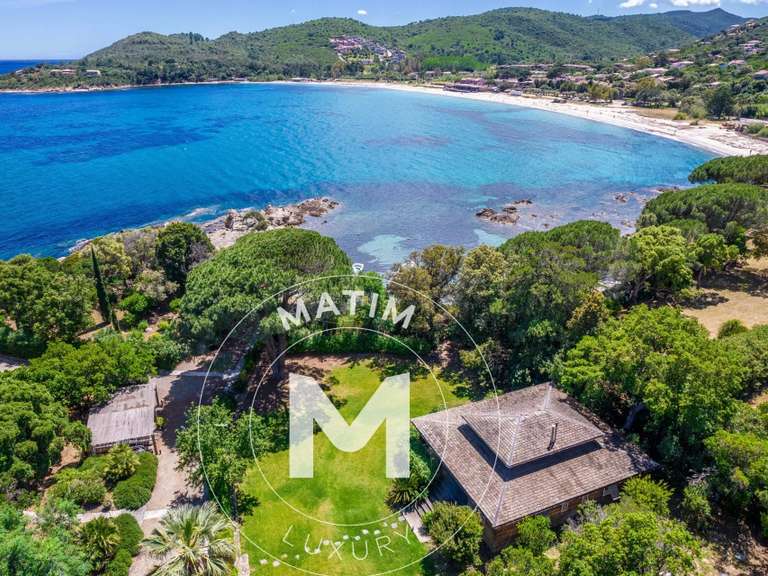 Villa avec Vue sur mer Sari-Solenzara - 7 chambres - 525m²