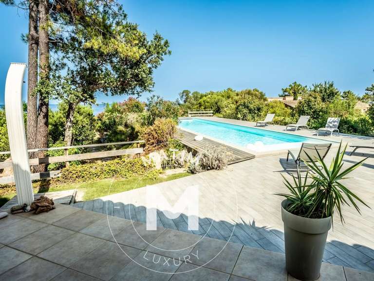 Villa Sari-Solenzara - 4 chambres - 263m²