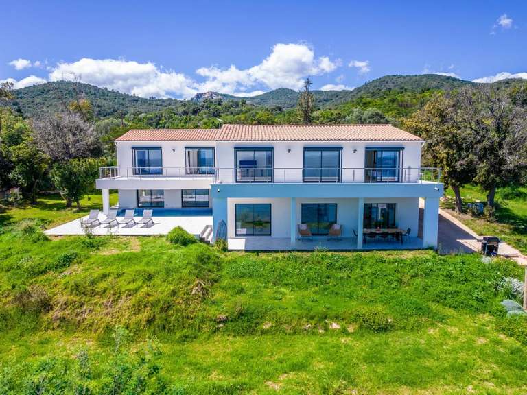 Villa avec Vue sur mer Sari-Solenzara - 4 chambres - 590m²