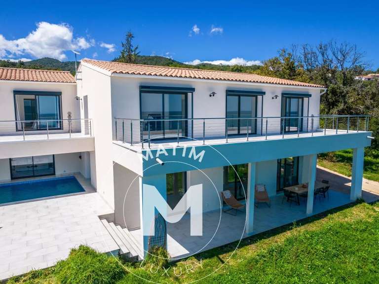 Villa avec Vue sur mer Sari-Solenzara - 4 chambres - 590m²