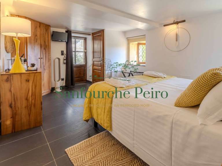 Maison Sarlat-la-Canéda - 5 chambres - 227m²