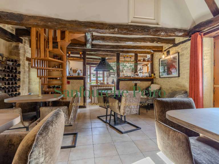 Maison Sarlat-la-Canéda - 5 chambres - 227m²