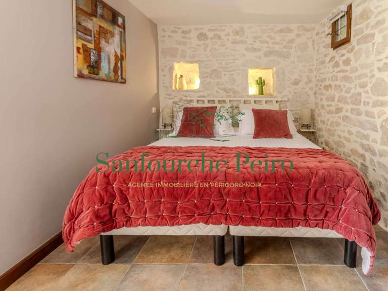 Maison Sarlat-la-Canéda - 5 chambres - 227m²