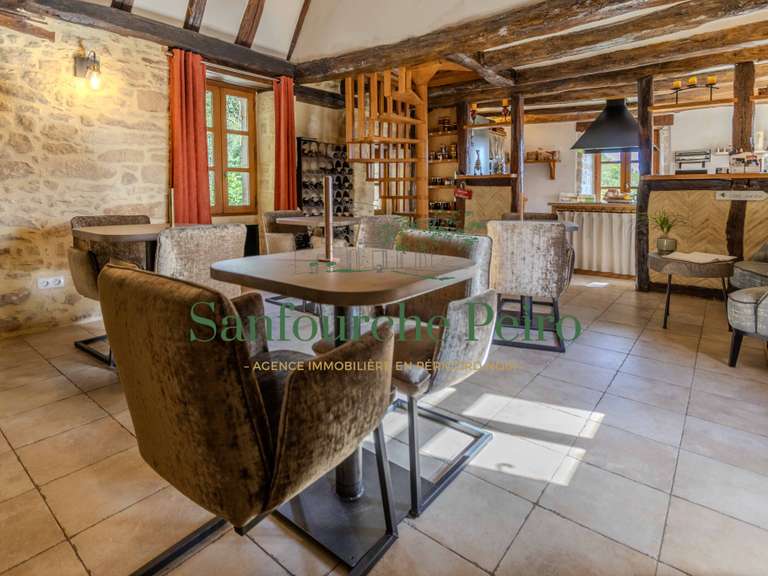 Maison Sarlat-la-Canéda - 5 chambres - 227m²