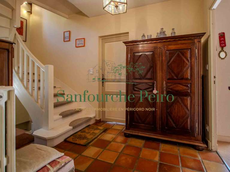 Maison Sarlat-la-Canéda - 3 chambres - 224m²