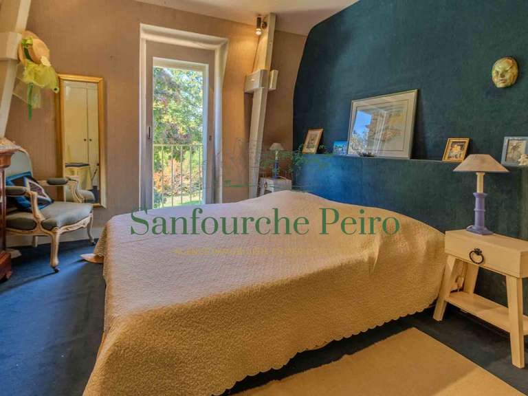 Maison Sarlat-la-Canéda - 3 chambres - 224m²