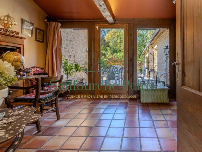 Maison Sarlat-la-Canéda - 3 chambres - 224m²