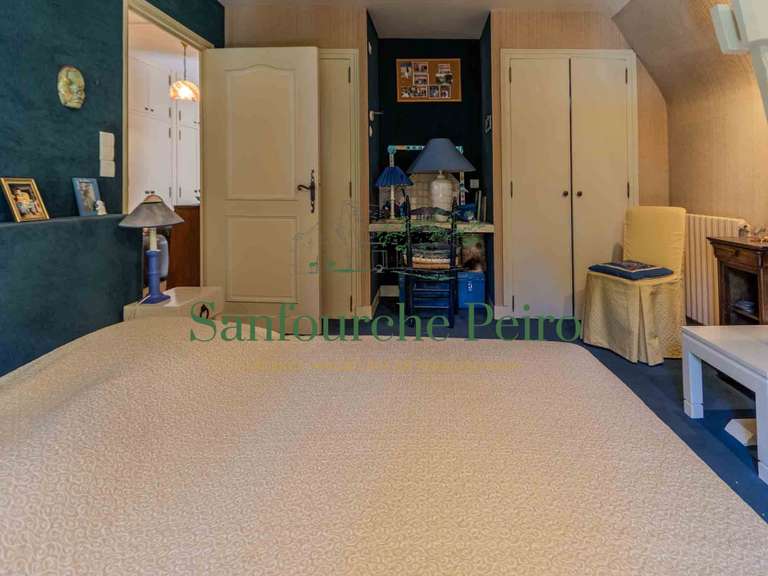 Maison Sarlat-la-Canéda - 3 chambres - 224m²