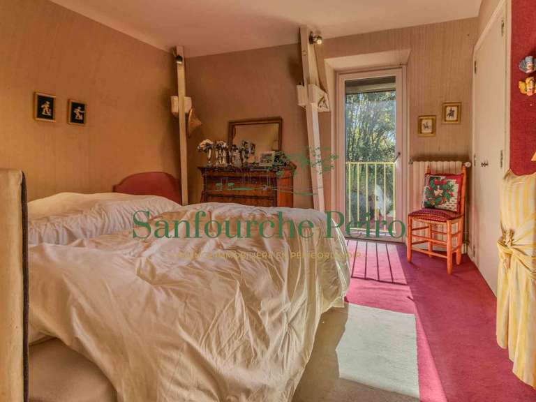 Maison Sarlat-la-Canéda - 3 chambres - 224m²