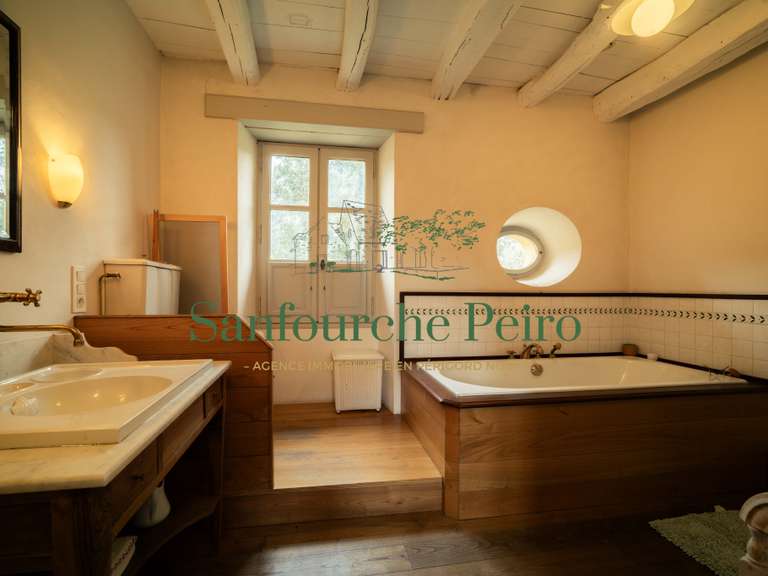 Maison Sarlat-la-Canéda - 4 chambres - 197m²