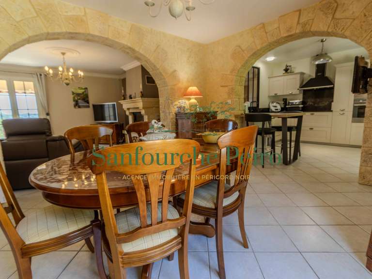 Maison Sarlat-la-Canéda - 4 chambres - 174m²