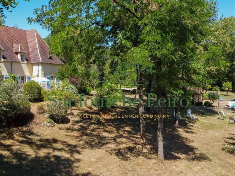 Maison Sarlat-la-Canéda - 5 chambres - 169m²