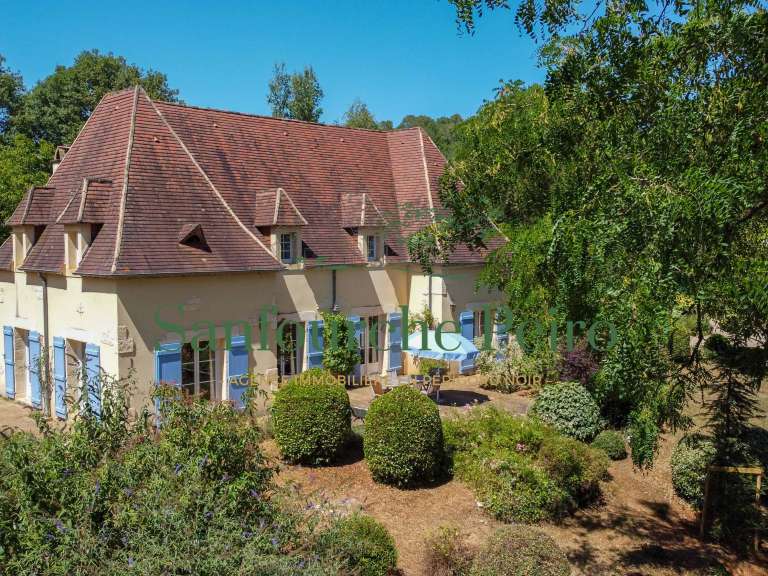 Maison Sarlat-la-Canéda - 5 chambres - 169m²