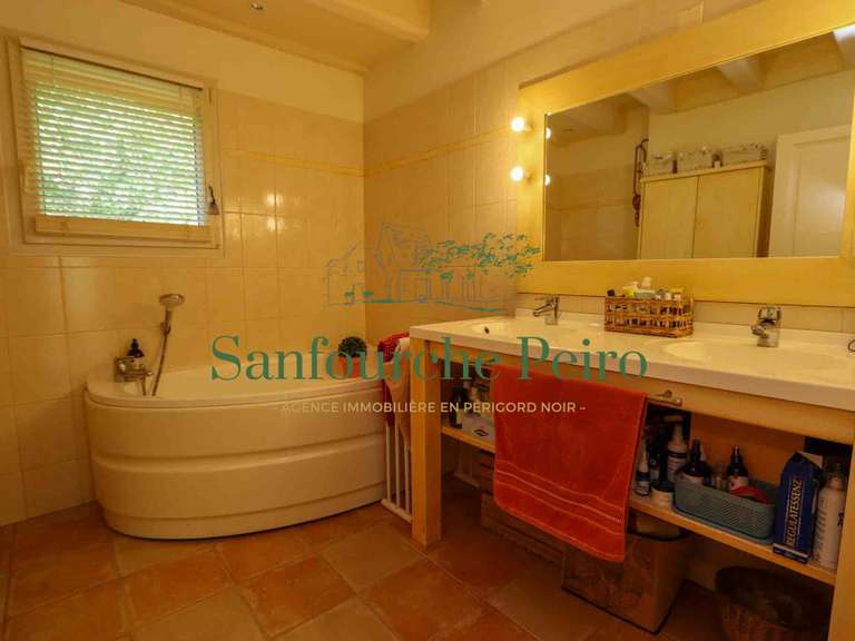 Maison Sarlat-la-Canéda - 3 chambres - 170m²