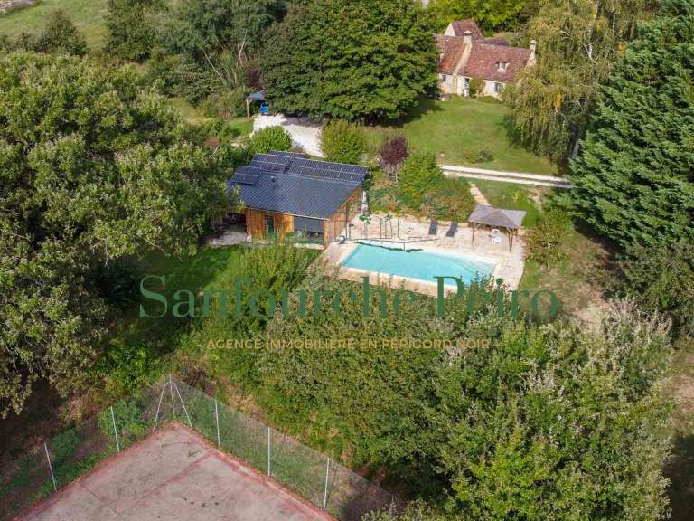 Maison Sarlat-la-Canéda - 3 chambres - 170m²