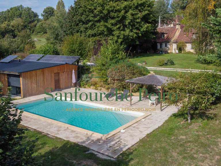 Maison Sarlat-la-Canéda - 3 chambres - 170m²