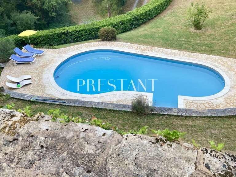 Maison Sarlat-la-Canéda - 4 chambres - 185m²