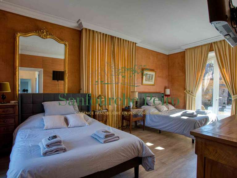 Maison Sarlat-la-Canéda - 5 chambres - 292m²